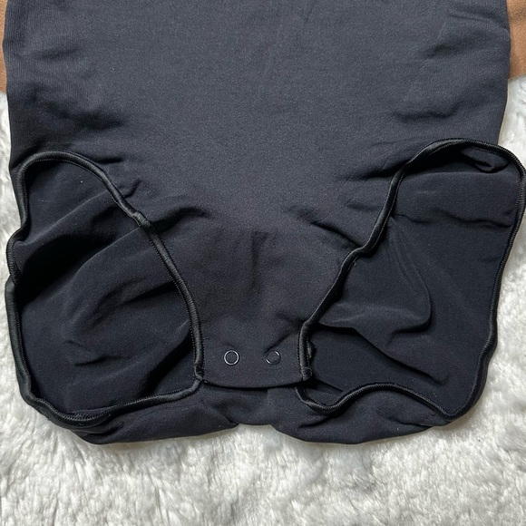 NEW Skims Seamless Sculpting Brief Bodysuit in Onyx Women’s S/M - Picture 5 of 10
